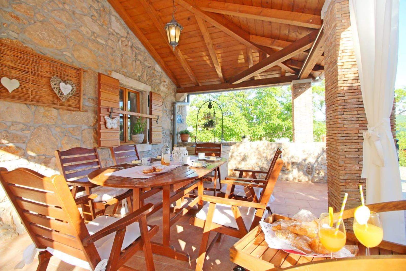 Villa Charming Stone House By The Sea